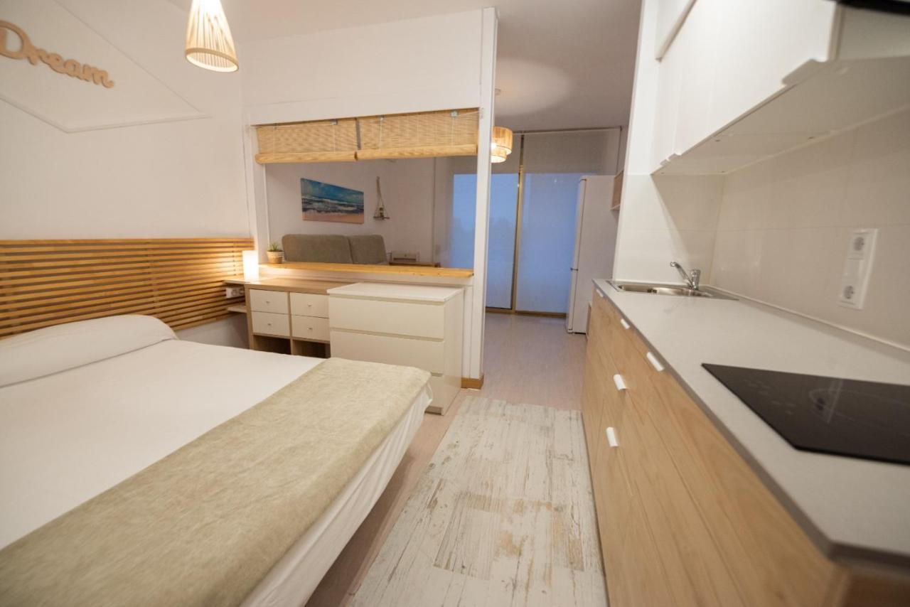 Apartamento Frente Al Mar Кембрилс Екстериор снимка