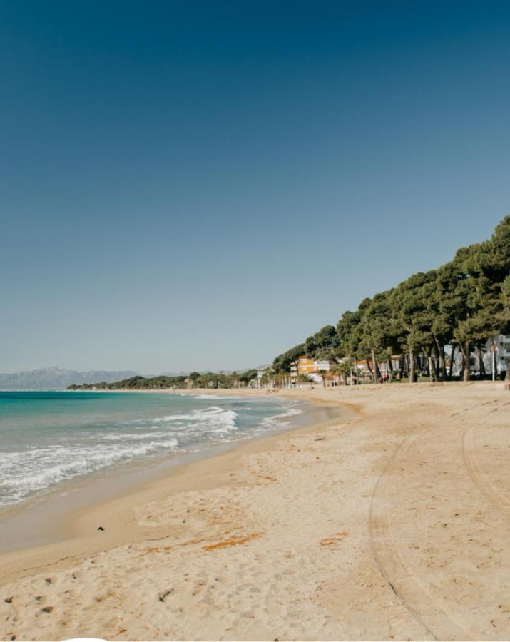 Apartamento Frente Al Mar Кембрилс Екстериор снимка